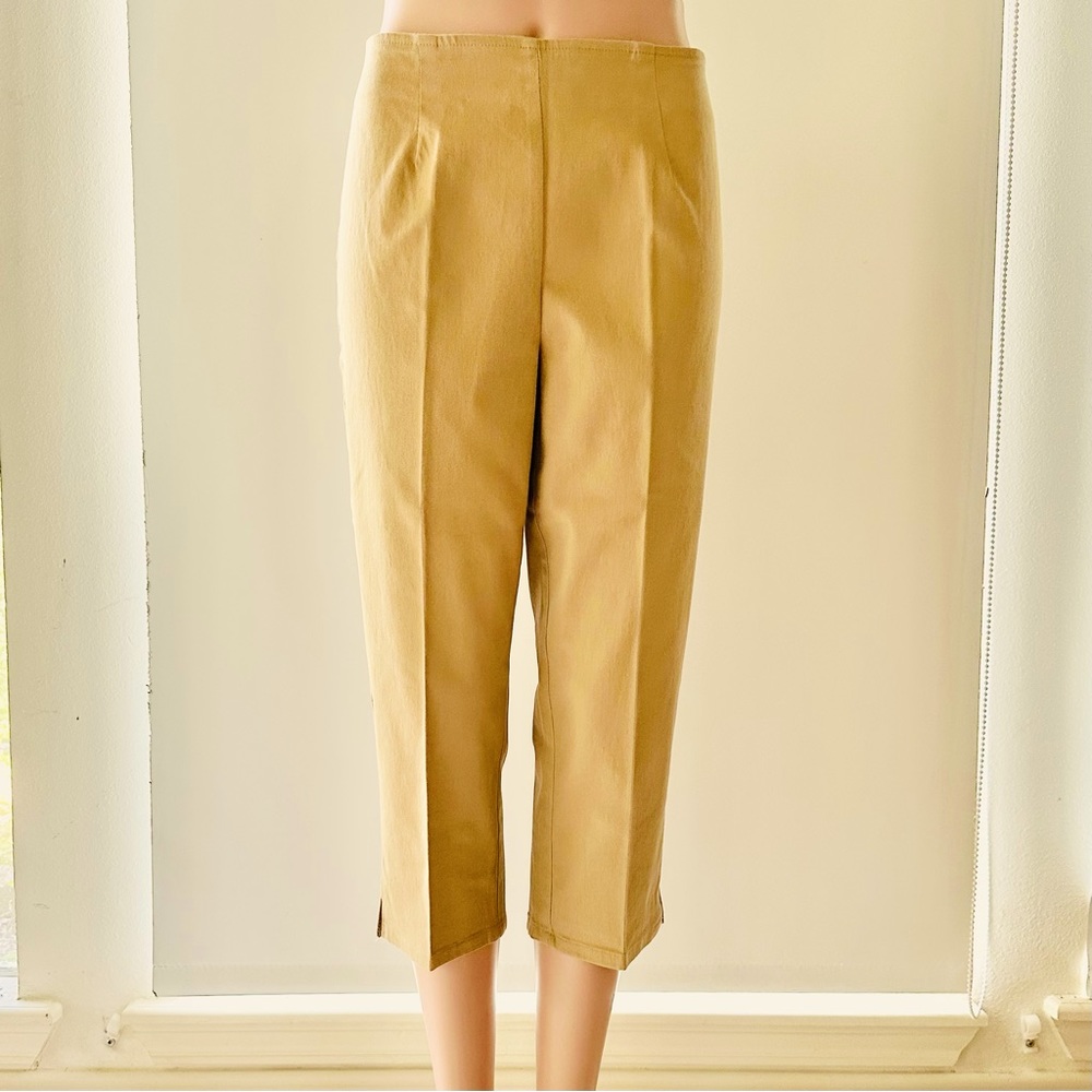 Victoria’s Secret Moda International tan cropped pants US 10 cotton spandex